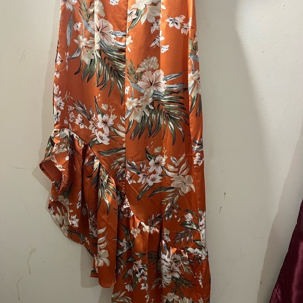 Pretty Little Thing Orange floral print dress size 2.  Polyester material! - Picture 8 of 16